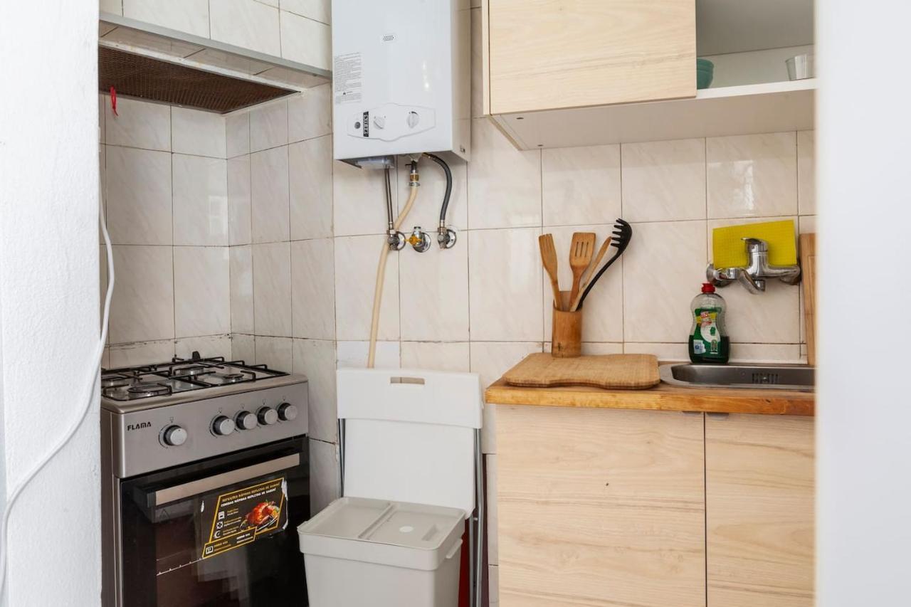 2 Bedroom Apartment For 4 People With Free Public Parking ลิสบอน ภายนอก รูปภาพ